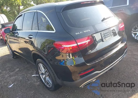 2019 Mercedes-Benz Glc 300 4Matic z USA, uszkodzony, nr VIN WDC0G4KB0KV174877